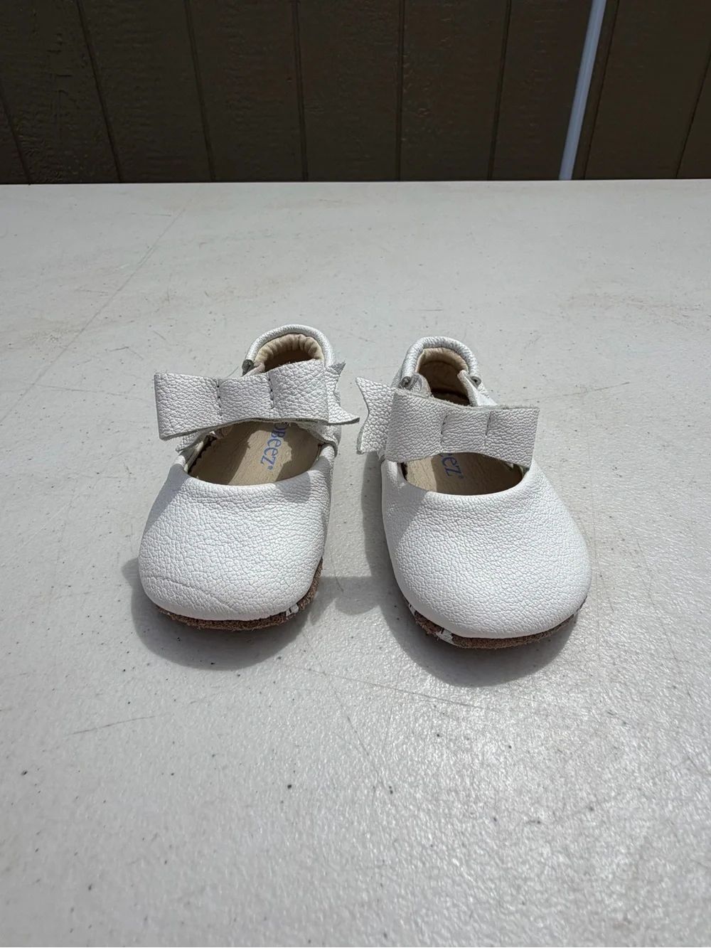 Robeez White Baby Mary Jane Bow Shoes